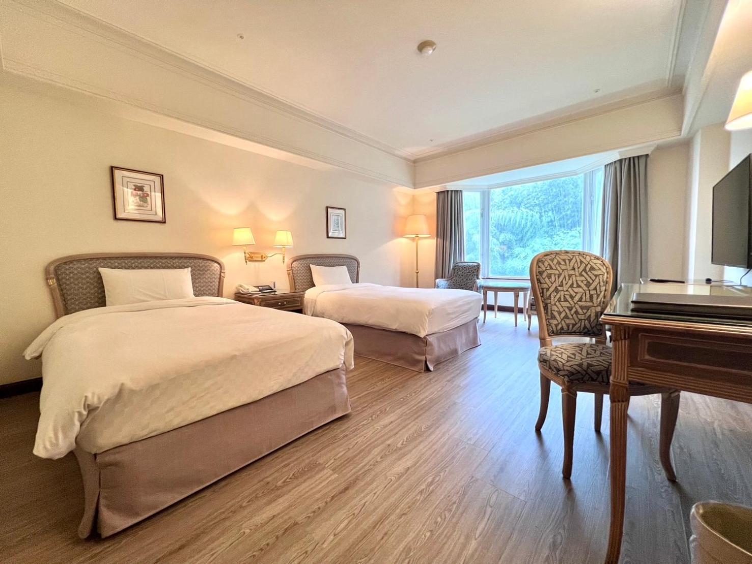Le Midi Hotel Chitou Lugu Buitenkant foto