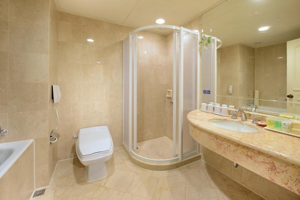 Le Midi Hotel Chitou Lugu Buitenkant foto