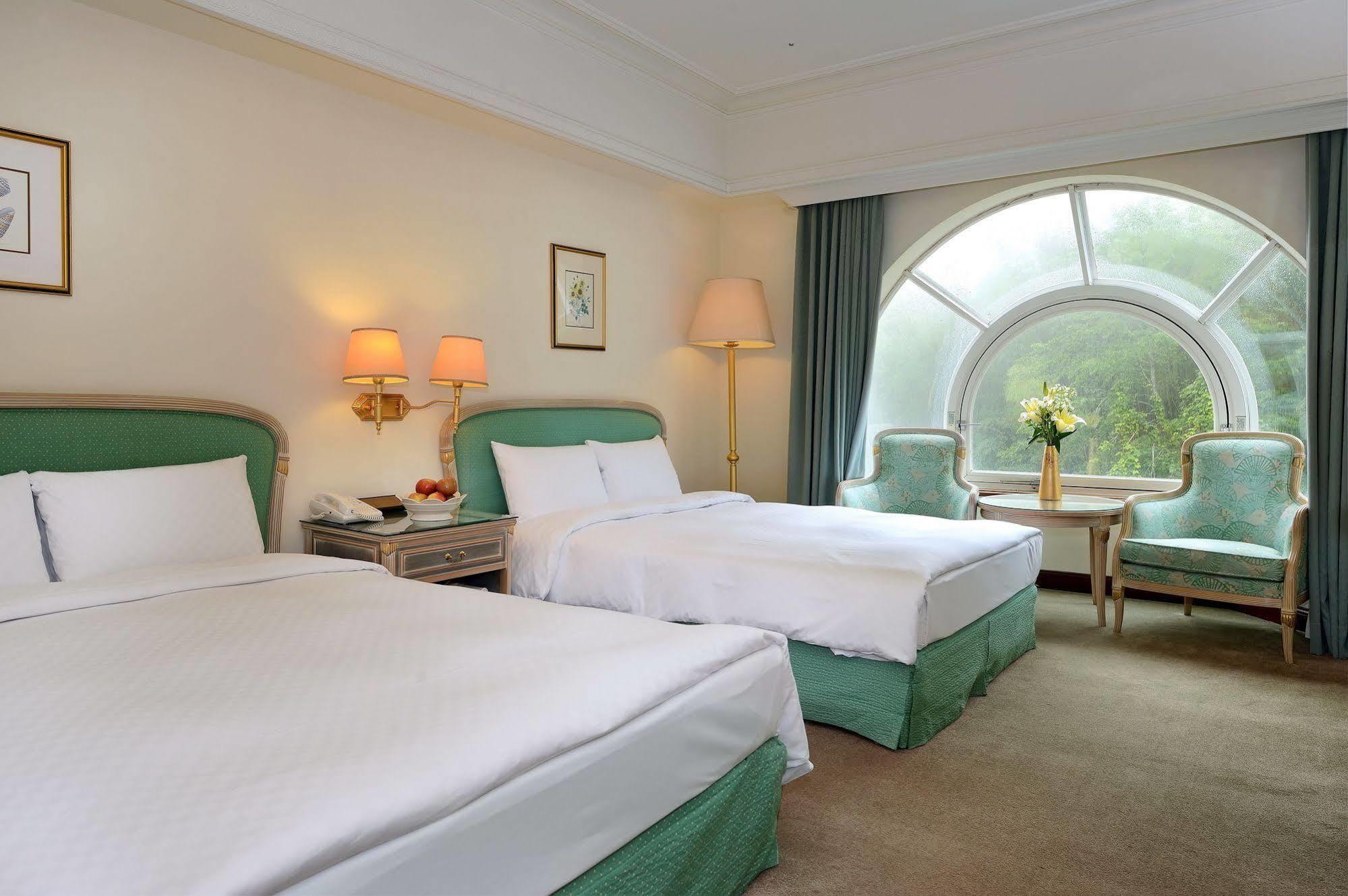 Le Midi Hotel Chitou Lugu Buitenkant foto