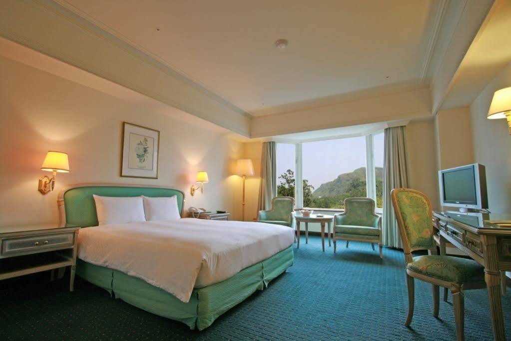 Le Midi Hotel Chitou Lugu Buitenkant foto